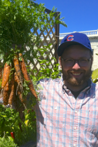 SUST alumnus Mike Miller (BPS 2013) interned in the summer of 2013 at Uncommon Ground's rooftop farm in Chicago