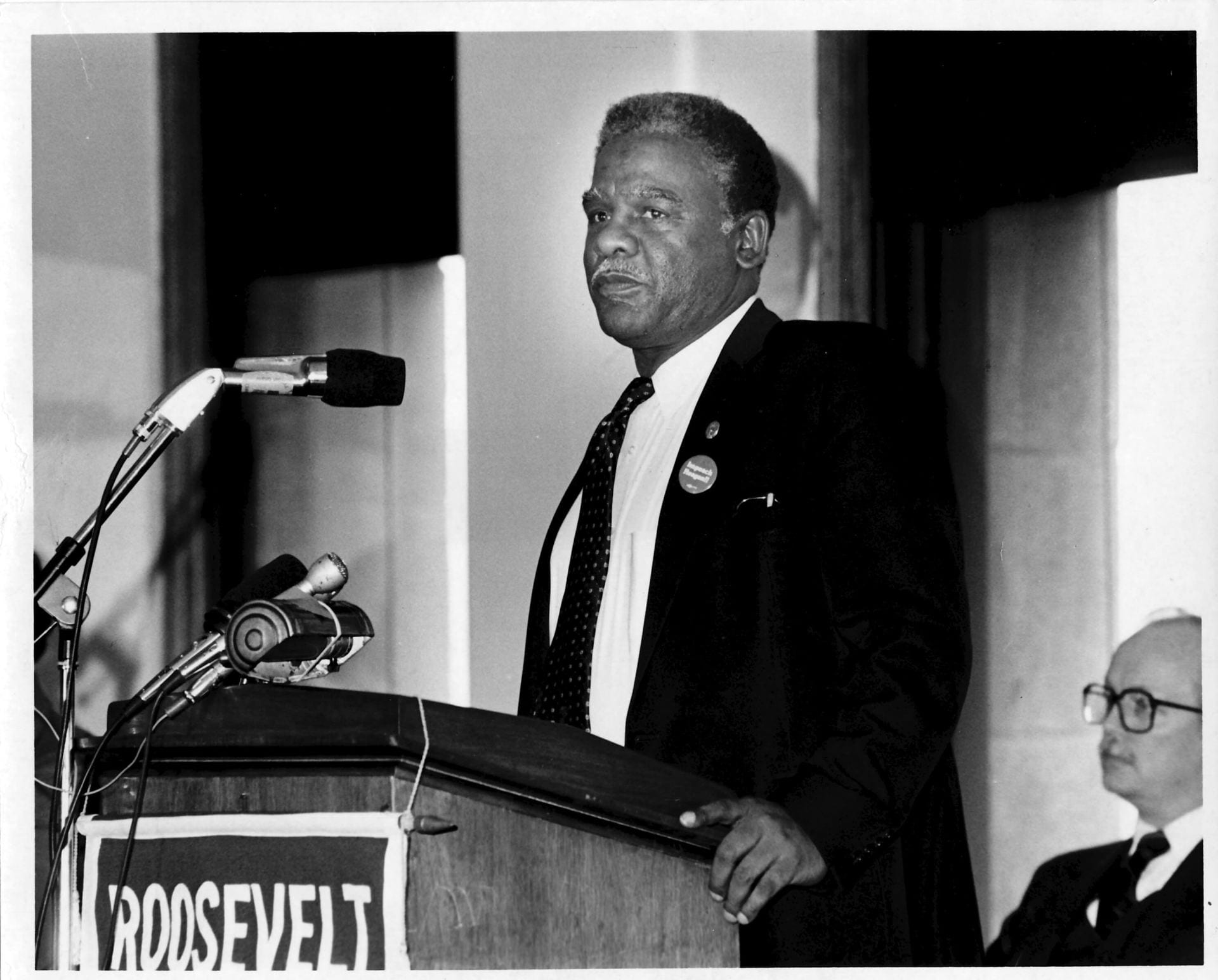 Harold Washington returns to Roosevelt’s campus to give a speech during his mayoral campaign